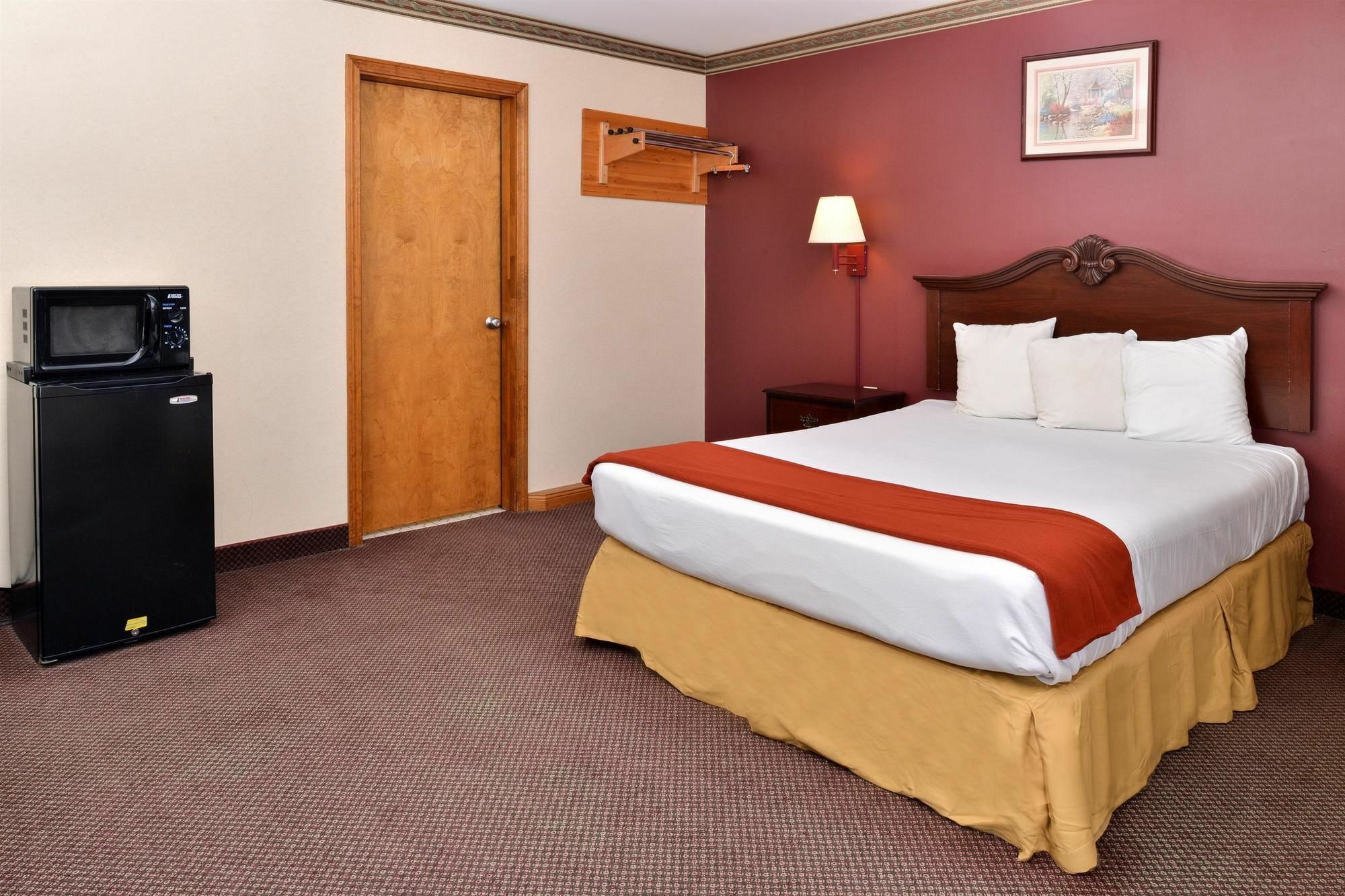 Americas Best Value Inn & Suites Wolcott Exterior photo
